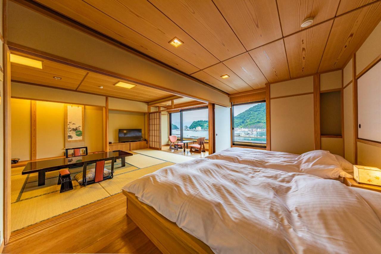 ホテル 伊豆三津浜 松濤館 沼津市 エクステリア 写真